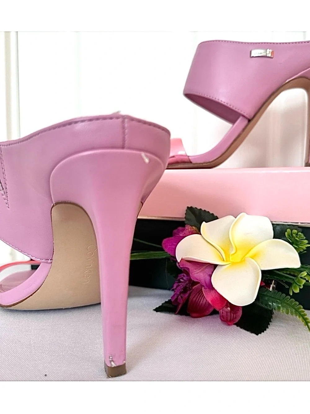 CALVIN KLEIN ~ Powder Pink 4” Heel Mule Sandals w/Translucent Strap size 8.5
